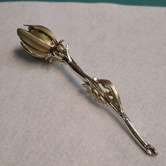 Vintage Gold and Silver Tone Metal Rose Brooch Cottagecore Grandmacore - Picture 1 of 6